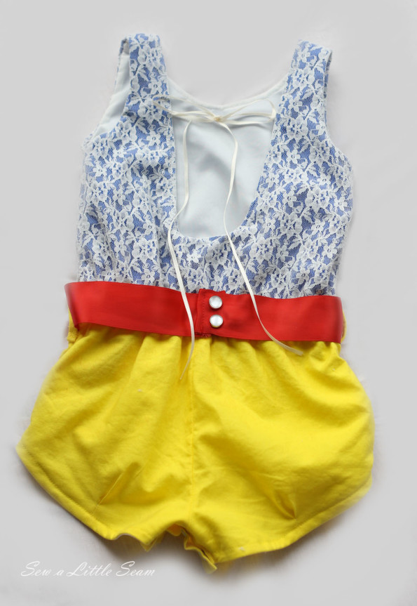 Snow White Outfit